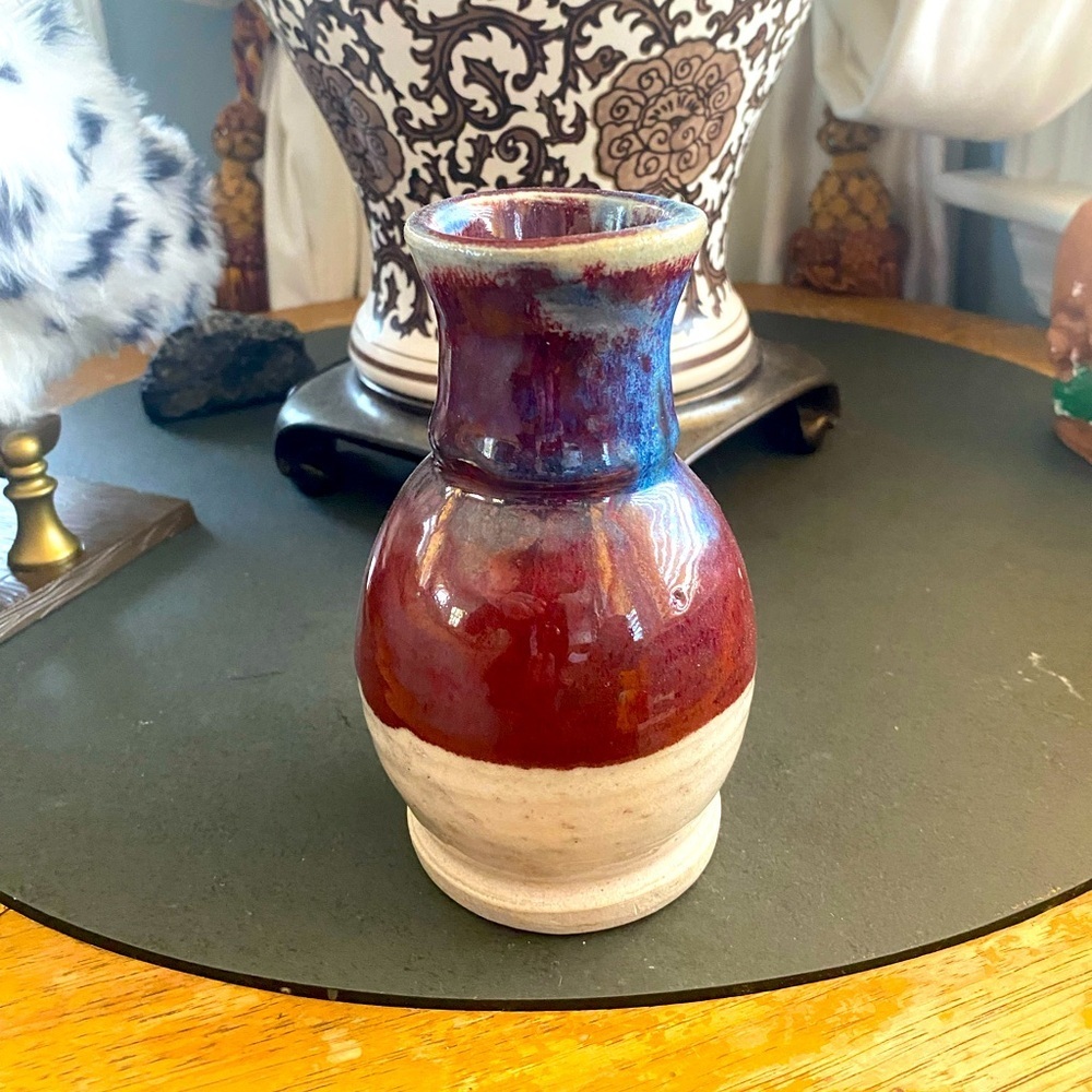Vintage Signed Studio Pottery Art Vase In Excellent Condition